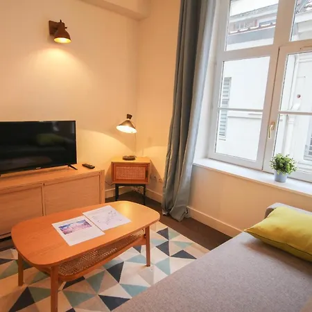 Grand Place - Super Cozy A 7 Min Des Gares דירה *