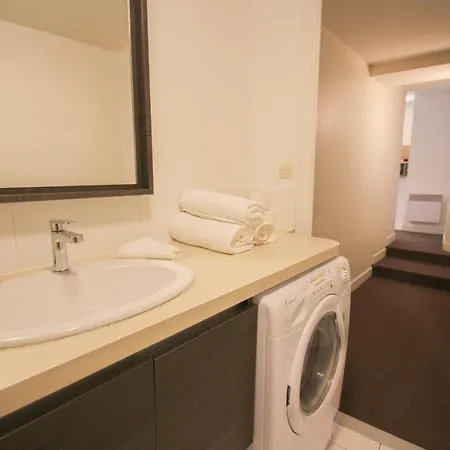 Grand Place - Super Cozy A 7 Min Des Gares דירה *